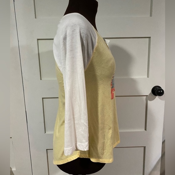 HOLLISTER Size M shirt**. - Picture 2 of 5